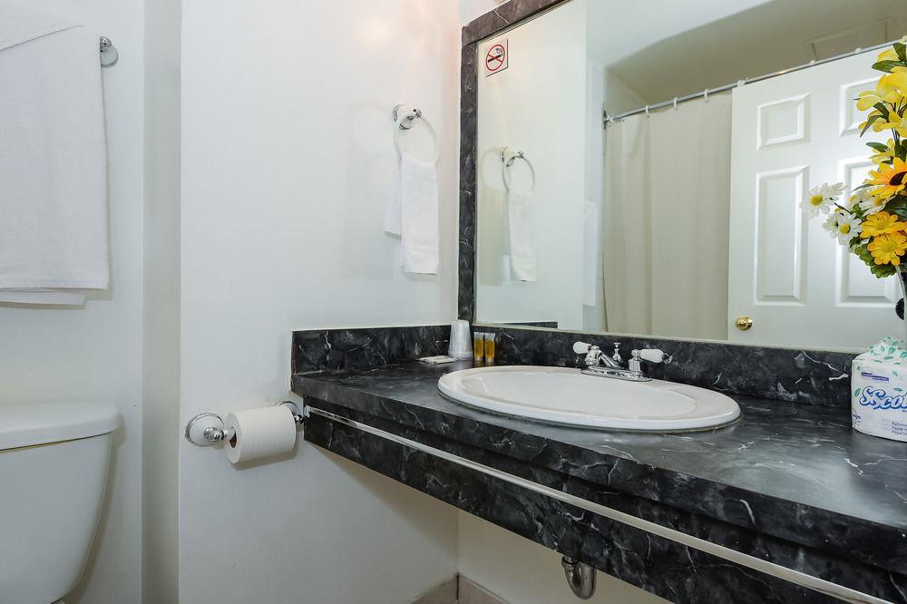 Ottawa Inn Hotel Zewnętrze zdjęcie